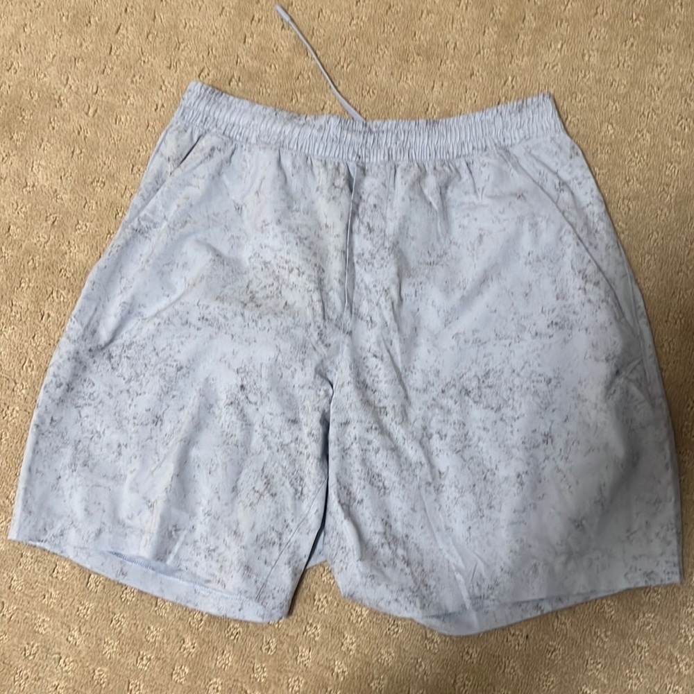 7in lululemon linerless shorts